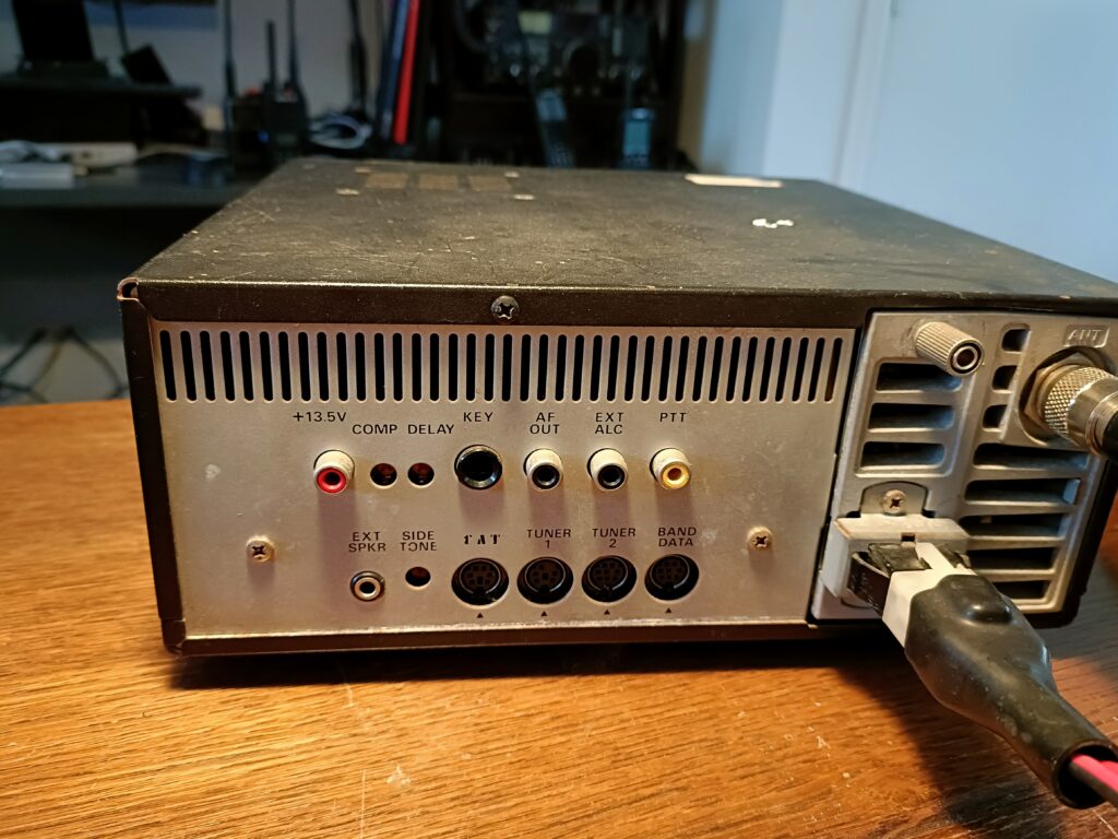 FT-840 rear view